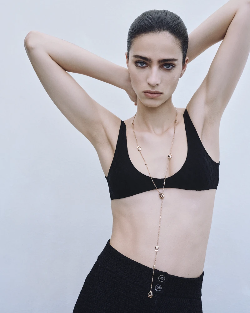 模特兒 Loli Bahia 的演繹示範下,盡顯自由、自信、剛柔並濟的珠寶魅力