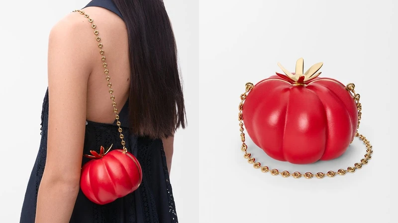 Loewe番茄包,NT123,000。 Loewe番茄包,NT123,000。