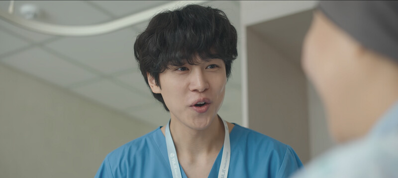 姜有皙飾演的嚴在一是《機智住院醫生生活》中的E人代表。