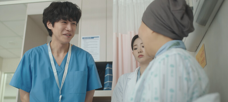 嚴在一安撫病患的必殺技「好好吃飯，多運動」的效果連表景南都深感佩服。