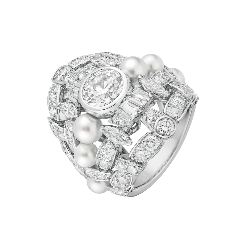 – Tweed Icône Ruban戒指：18K白金、鑽石及養珠