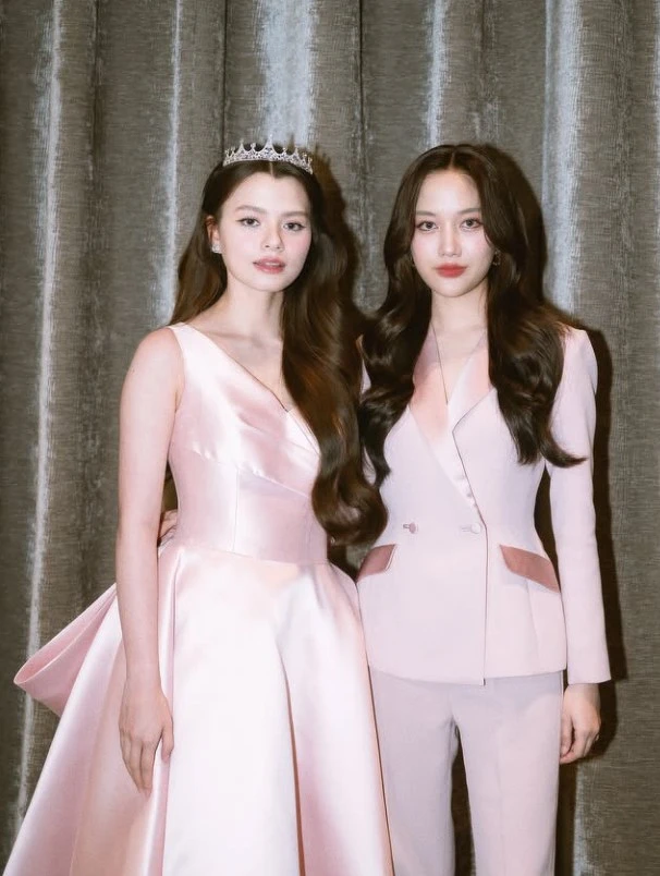 2022年與Becky聯袂出演的泰國GL劇《粉紅理論》，以CP組合圈粉無數，獲得大家喜愛。