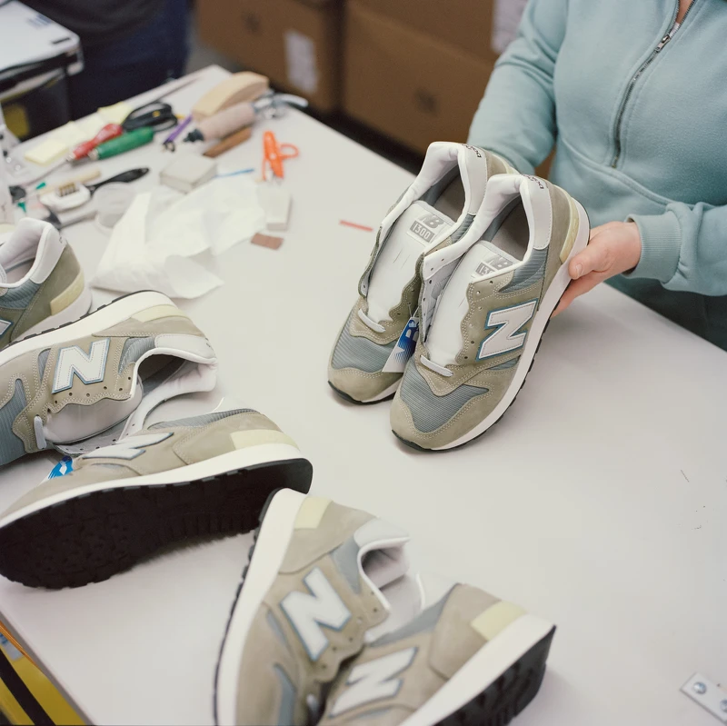 強調 New Balance 1300JP 在日本受歡迎的形象圖