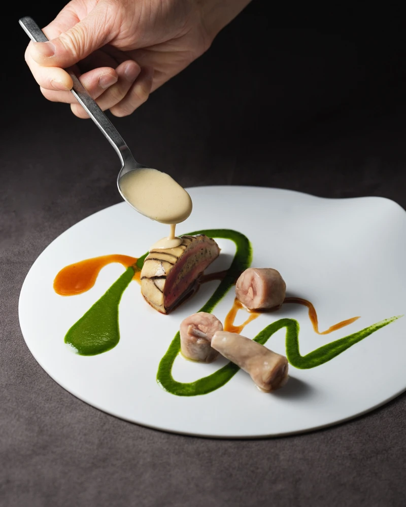 主菜「鵪鶉｜羊肚菌｜黃酒」。