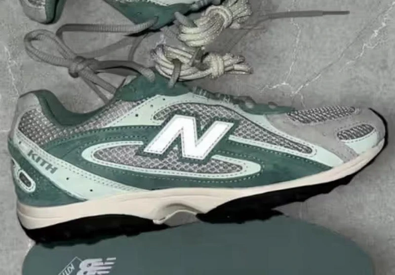 Kith x New Balance 204L 聯名鞋款 綠灰配色 Kith x New Balance 204L 聯名鞋款 綠灰配色
