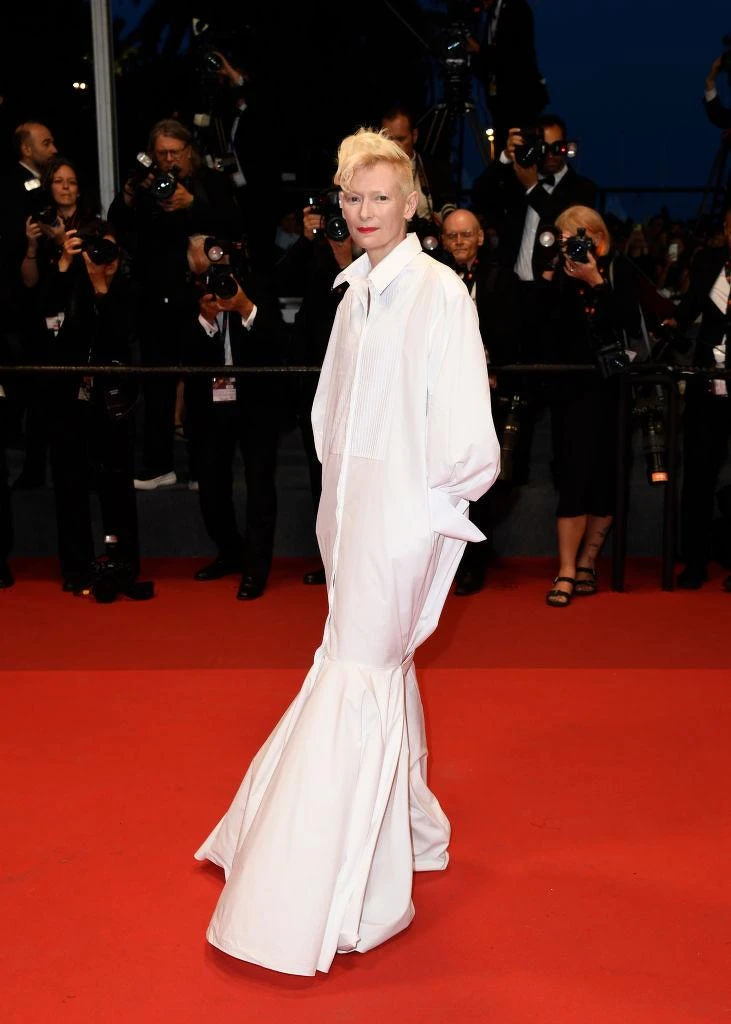 Tilda Swinton 於坎城影展的另一獨特時尚造型