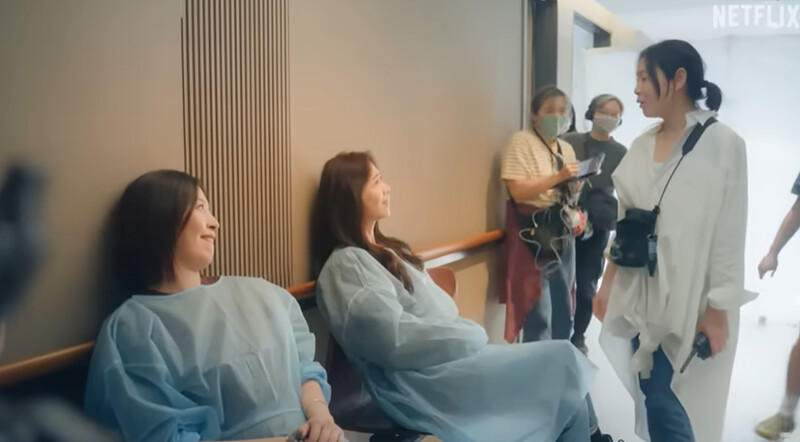 劉若英(右)在現場導戲，被秦漢稱讚「很帥」