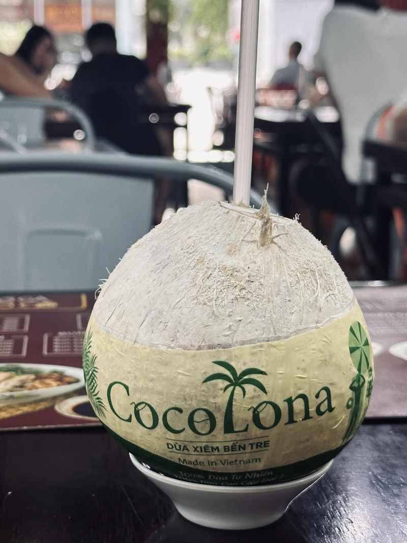 吃河粉的同時,點顆椰子水搭配超對味。 吃河粉的同時,點顆椰子水搭配超對味。