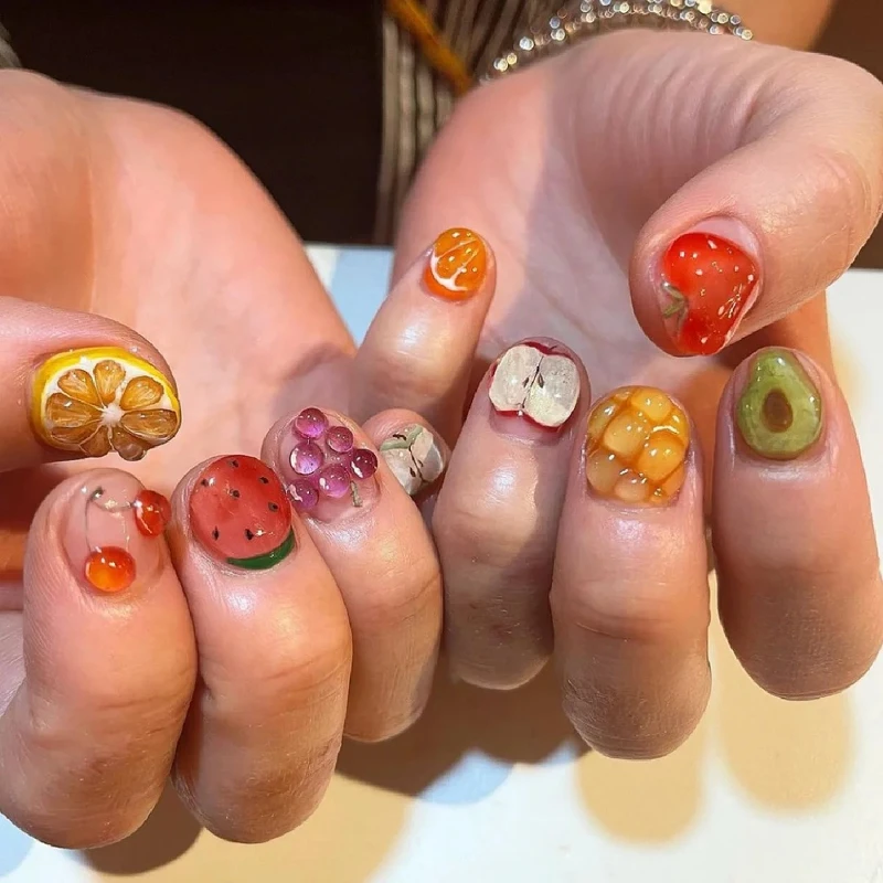 多指不同水果彩繪繽紛美甲 (Photo/小紅書@一只可颂🥐)