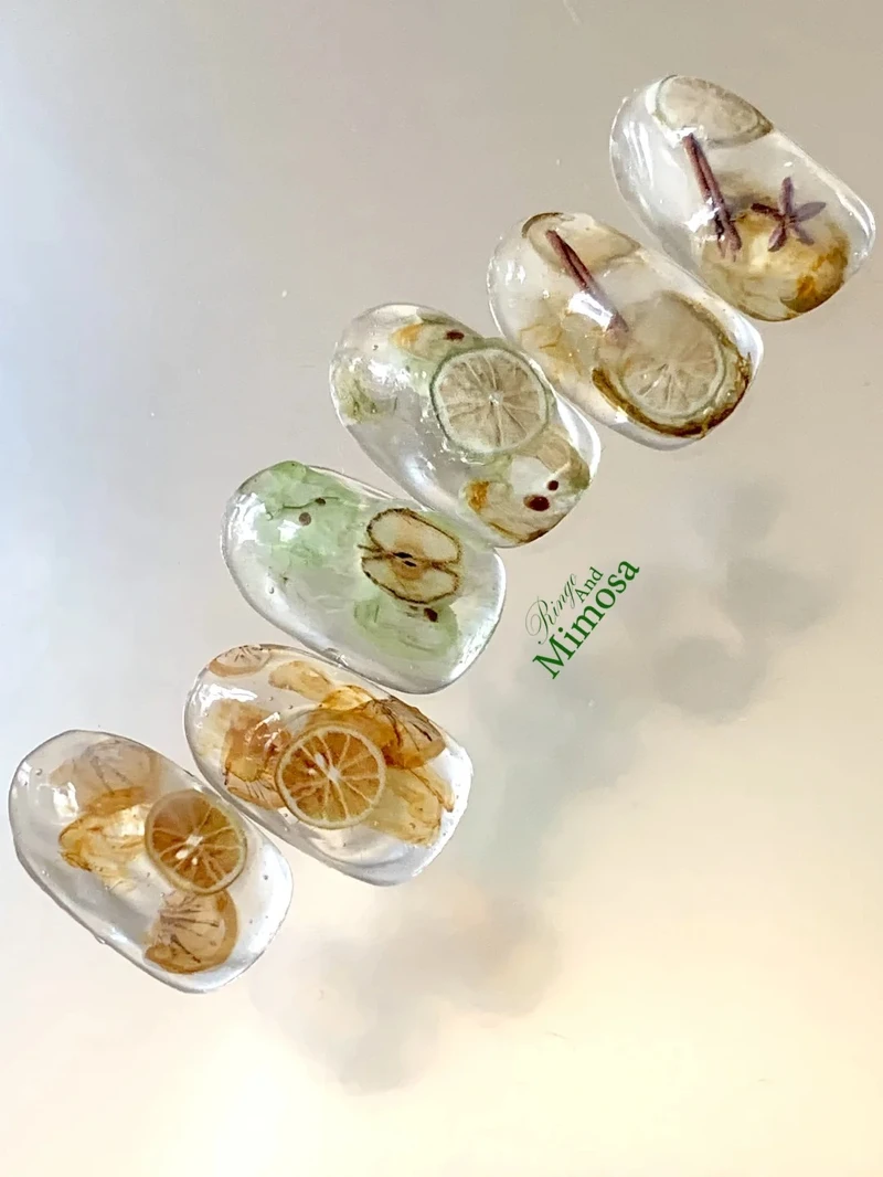 精緻手繪多款水果圖案於甲片 (Photo/小紅書@林檎与含羞草)