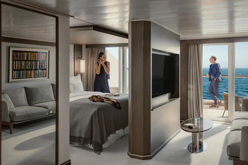 目前服役中的「EXPLORA I」及 「EXPLORA II」皆設有461間全海景套房與陽台。