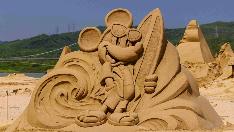 2025福隆沙雕季作品:《米奇-乘風破浪》 2025福隆沙雕季作品:《米奇-乘風破浪》