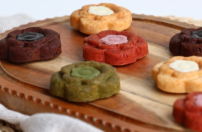 誠品生活台南│攜手台南超人氣千層蛋糕手作烘培坊「狸小路」全新推出甜點品牌「山茶家」。 