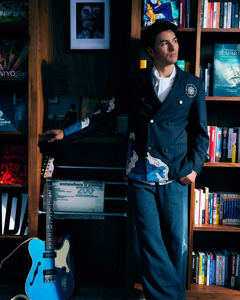 永續風格實踐者鳳小岳身著老爺護身甲西裝_簡約版