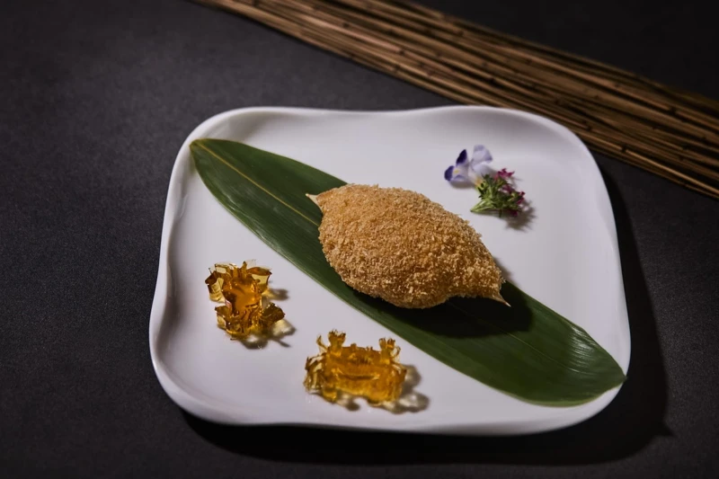 「黃金炸釀鮮蟹蓋」。 「黃金炸釀鮮蟹蓋」。