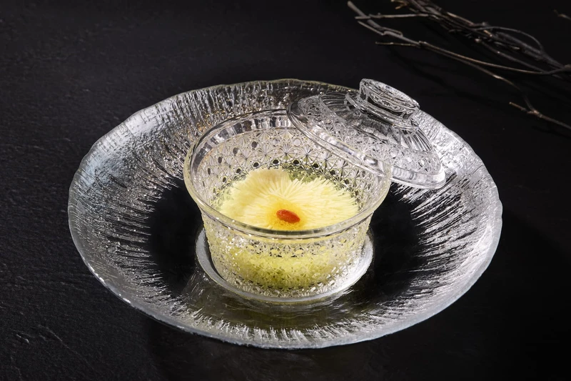 「鏡花水月」。 「鏡花水月」。