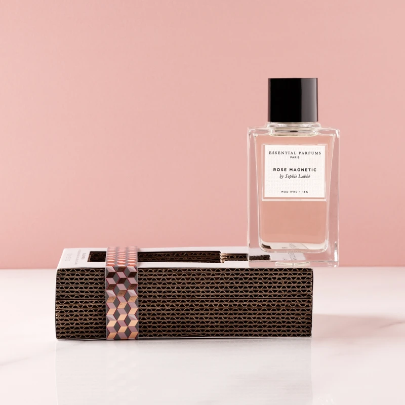 Essential Parfums磁之玫瑰淡香精情境圖。 Essential Parfums磁之玫瑰淡香精情境圖。