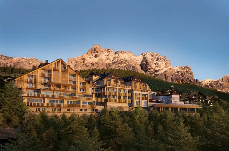 超過百年接待經驗的 Pizzinini 家族,至今仍由 Hugo 與 Ursula 領銜掌舵。 超過百年接待經驗的 Pizzinini 家族,至今仍由 Hugo 與 Ursula 領銜掌舵。