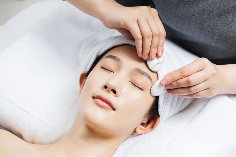 天然水晶石帶給雙眸極致療癒。 天然水晶石帶給雙眸極致療癒。