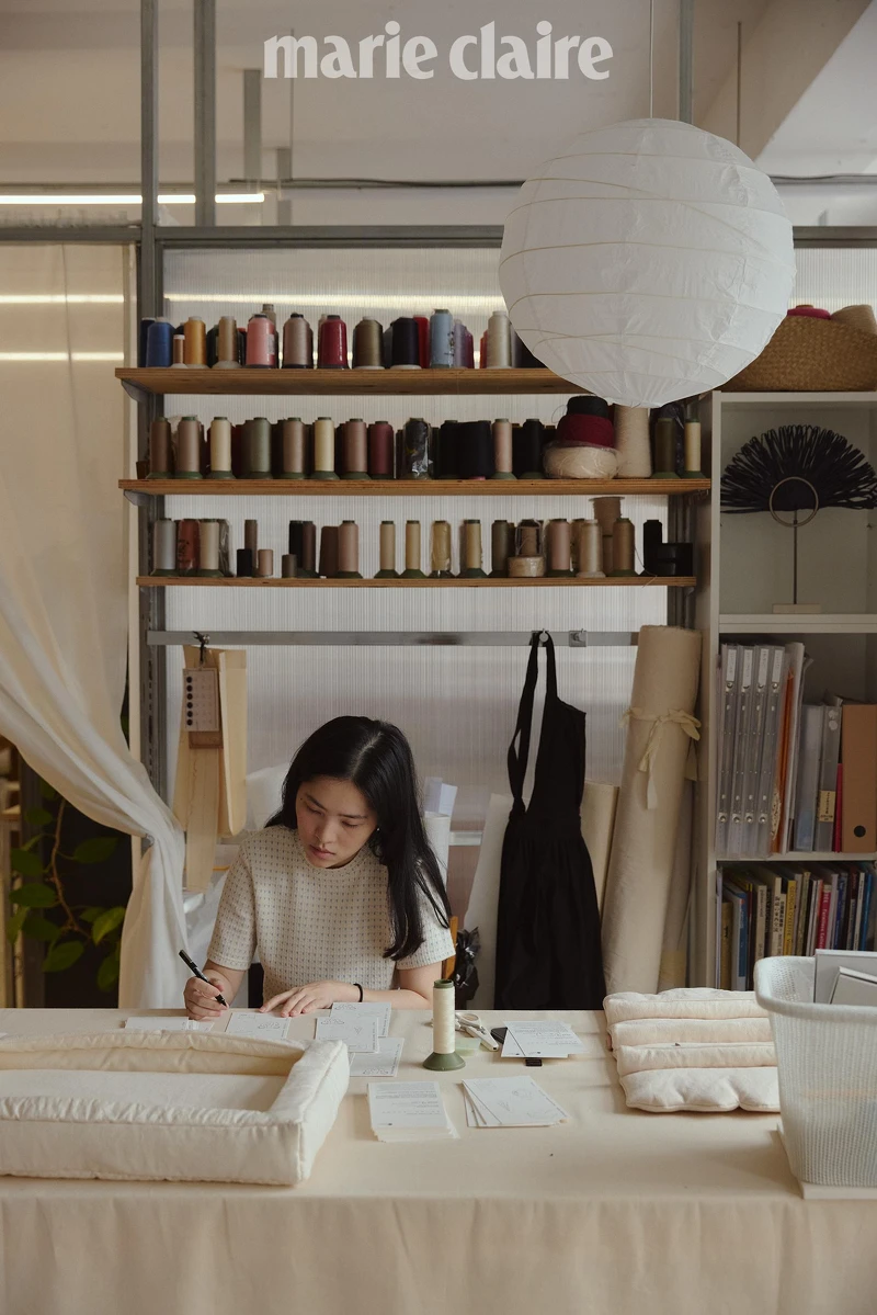 工作室「溫室」,是佳玲和先生在2019年回臺灣後一起打造的。 工作室「溫室」,是佳玲和先生在2019年回臺灣後一起打造的。