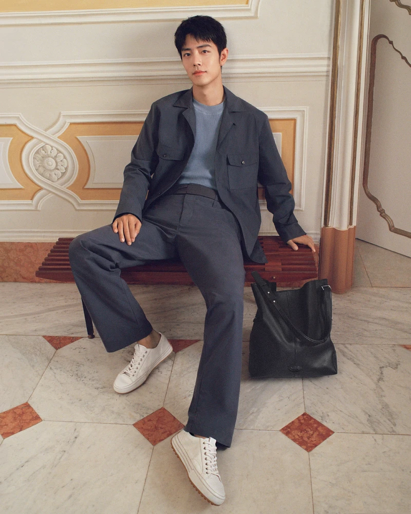 肖戰演繹TOD’S 2025春夏系列深藍色休閒正裝造型 肖戰演繹TOD’S 2025春夏系列深藍色休閒正裝造型
