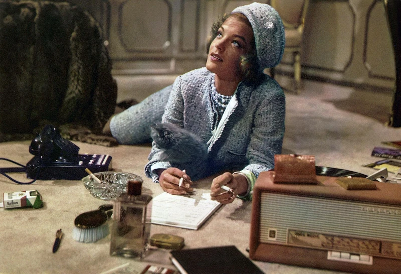 Romy Schneider in '' Il Lavaro '' by Luchino Visconti for ''Boccaccio 70'' , 1962。 Romy Schneider in '' Il Lavaro '' by Luchino Visconti for ''Boccaccio 70'' , 1962。