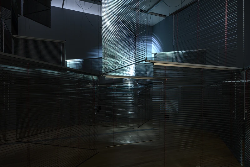 梁慧圭 (Haegue YANG),〈堡壘要塞〉(Cittadella),2011。(新北市美術館提供,攝影:王世邦。) 梁慧圭 (Haegue YANG),〈堡壘要塞〉(Cittadella),2011。(新北市美術館提供,攝影:王世邦。)