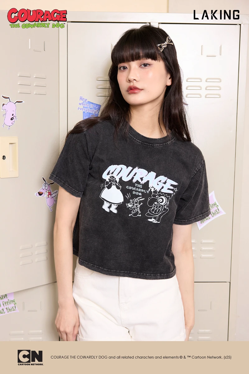 膽小狗英雄標語水洗短版上衣 膽小狗英雄標語水洗短版上衣
