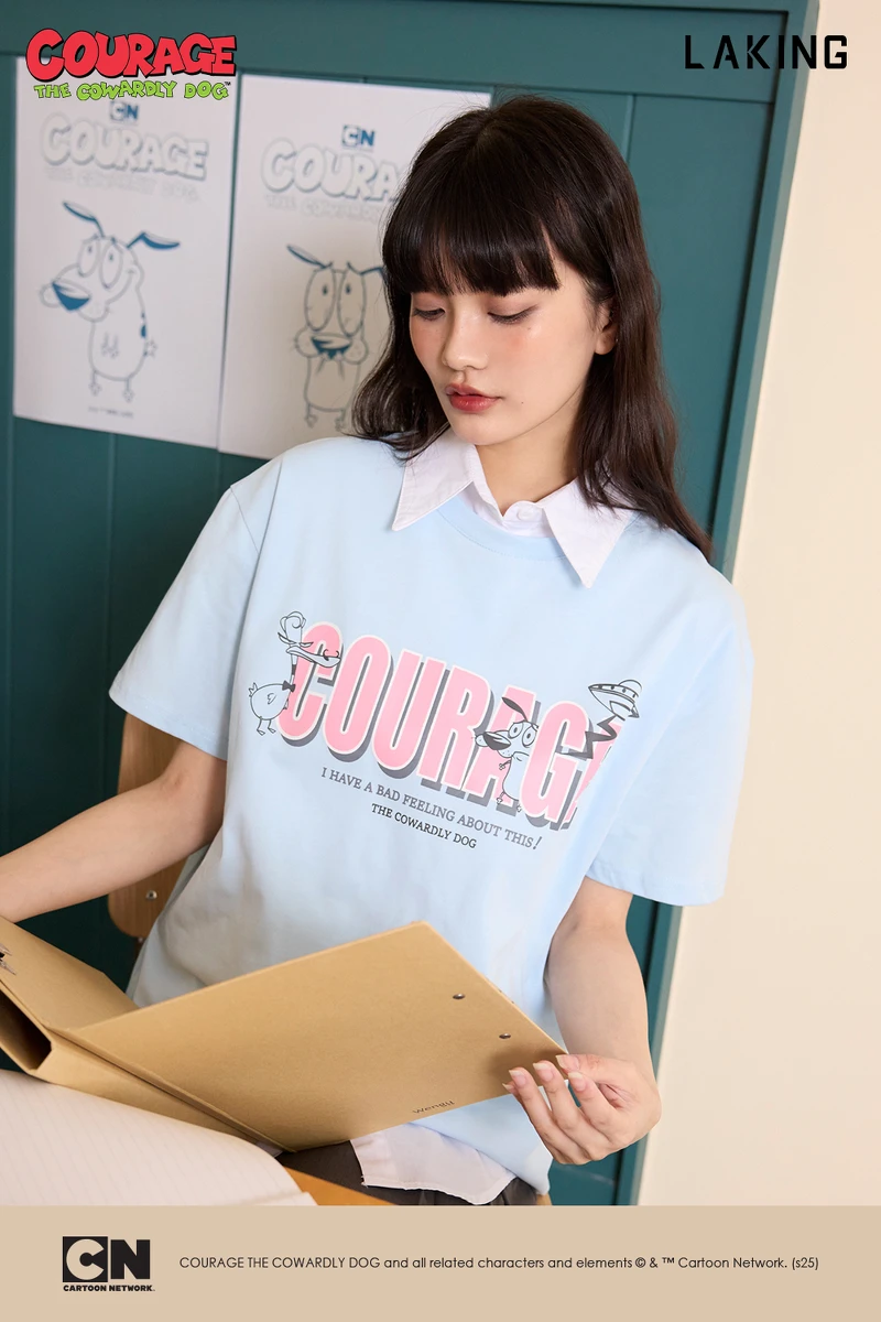 膽小狗英雄標語飛碟寬版上衣 膽小狗英雄標語飛碟寬版上衣