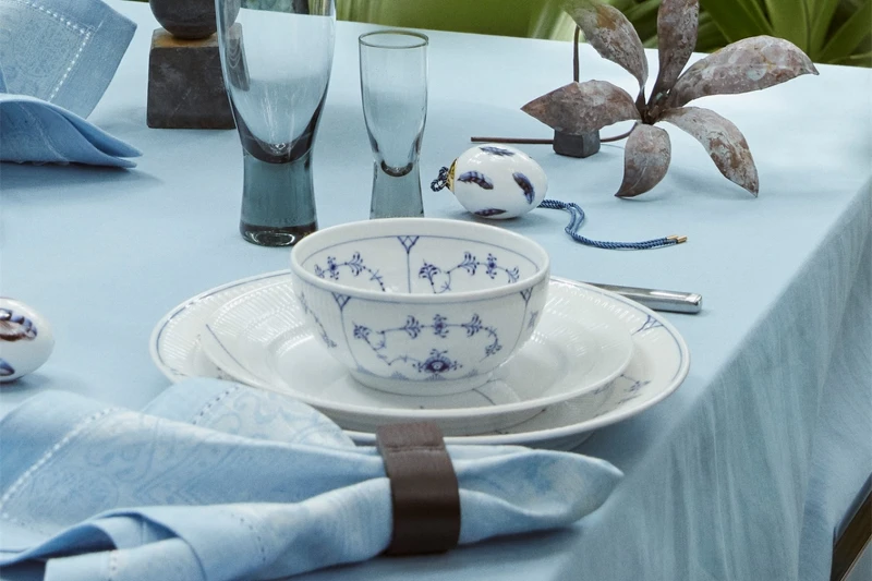 「藍色素描系列」（Blue Fluted Plain） 餐碗。