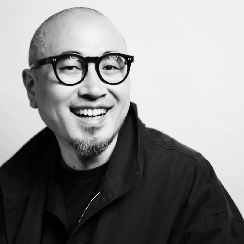 雜誌創辦人金奉辰先生（Kim Bong-jin）。