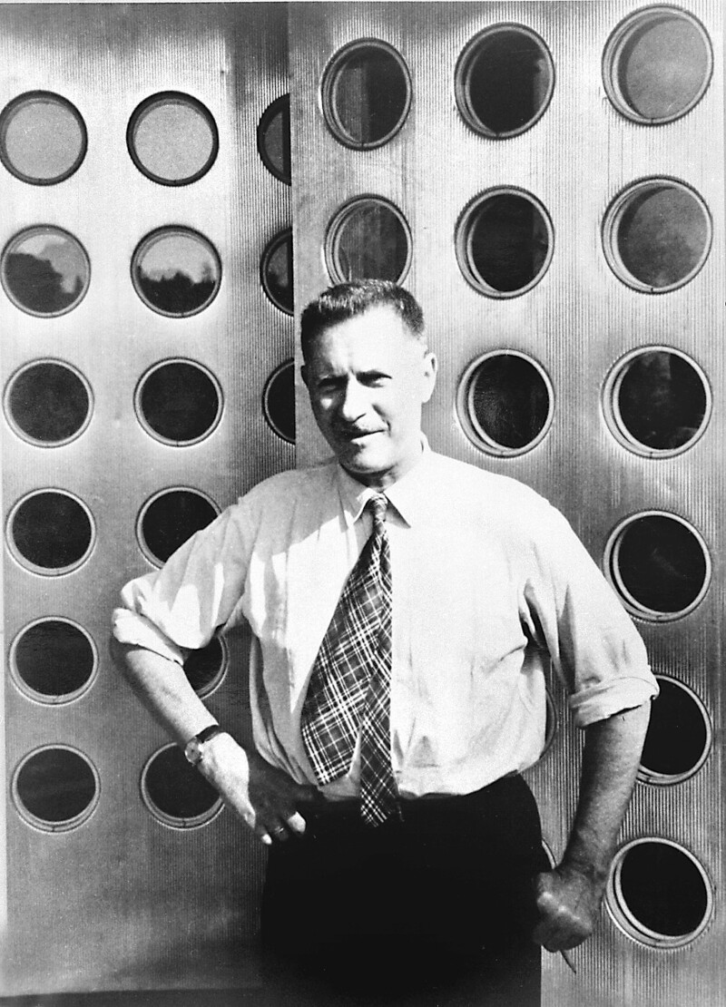 Jean Prouvé 不只是一位設計師，他同時也是政治家、建築師、教授。