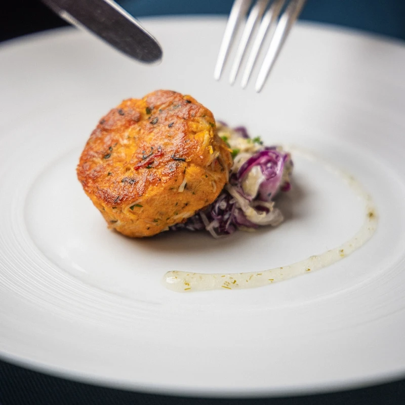 「烈焰脂香.熾熱藝術饗宴」頭盤:馬里蘭蟹肉餅 「烈焰脂香.熾熱藝術饗宴」頭盤:馬里蘭蟹肉餅