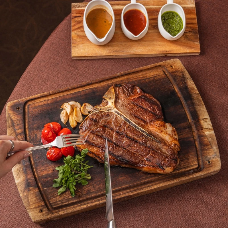 「烈焰脂香.熾熱藝術饗宴」主菜:北海道F1紅屋牛排 「烈焰脂香.熾熱藝術饗宴」主菜:北海道F1紅屋牛排