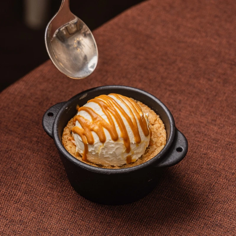 「烈焰脂香.熾熱藝術饗宴」甜點:黑巧克力脆餅 「烈焰脂香.熾熱藝術饗宴」甜點:黑巧克力脆餅