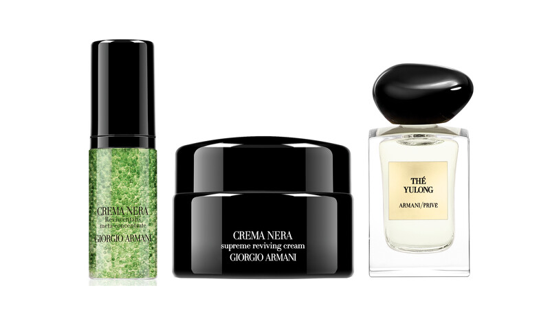圖片來源:Armani Beauty|【黑曜岩新生奇蹟綠晶萃5ml】(左)、【黑曜岩新生奇蹟乳霜5ml】(中)、【高級訂製淡香水花園-香格里拉茶園7.5ml】(右) 圖片來源:Armani Beauty|【黑曜岩新生奇蹟綠晶萃5ml】(左)、【黑曜岩新生奇蹟乳霜5ml】(中)、【高級訂製淡香水花園-香格里拉茶園7.5ml】(右)