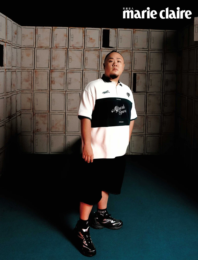 大淵:Polo上衣、短褲,藝人私物;Morphic Retro銀河系運動鞋(黑),Puma。 大淵:Polo上衣、短褲,藝人私物;Morphic Retro銀河系運動鞋(黑),Puma。