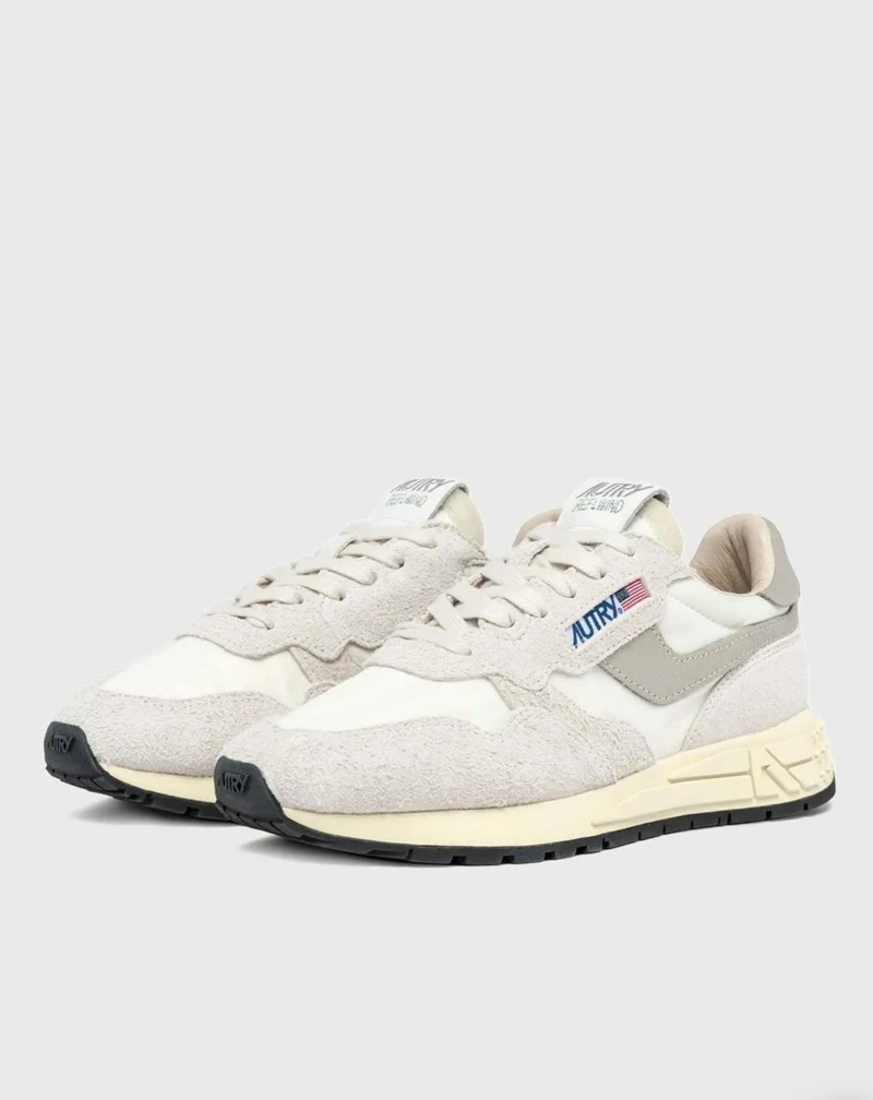 AUTRY Reelwind鞋款,以尼龍和復古麂皮拼接而成 AUTRY Reelwind鞋款,以尼龍和復古麂皮拼接而成