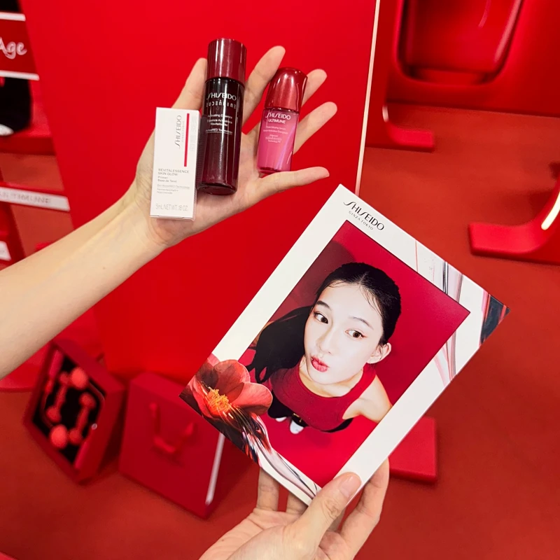 資生堂國際櫃小紅瓶「最上鏡攝影活動快閃體驗店」專業攝影照與預約禮。 資生堂國際櫃小紅瓶「最上鏡攝影活動快閃體驗店」專業攝影照與預約禮。
