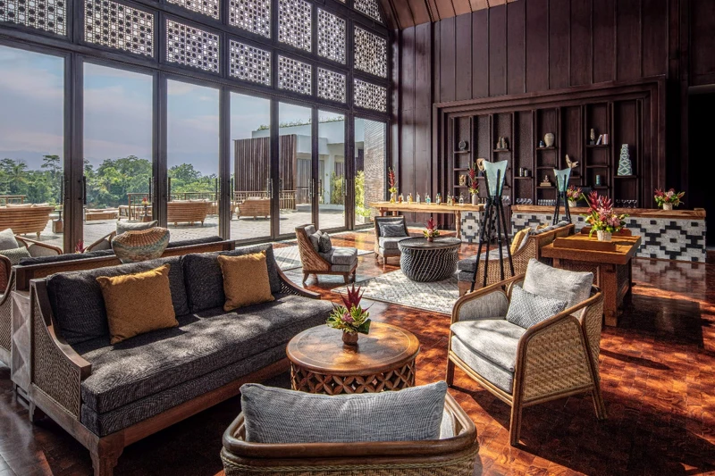 延著地勢而建造的酒店,Lobby 空間位於最高樓層6樓。 延著地勢而建造的酒店,Lobby 空間位於最高樓層6樓。