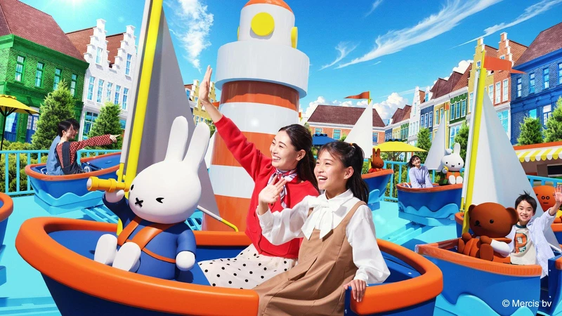 「Miffy夢幻小鎮」遊樂設施:Miffy與朋友們的帆船之旅 「Miffy夢幻小鎮」遊樂設施:Miffy與朋友們的帆船之旅