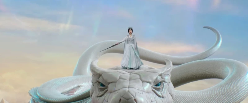 白鹿站在蛇上面的畫面被網友酸過時。 白鹿站在蛇上面的畫面被網友酸過時。