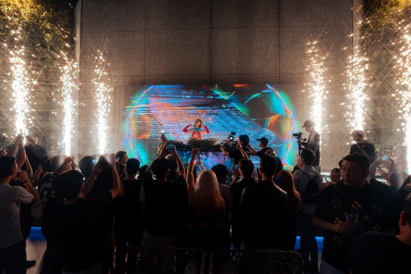 即將舉辦「SUNDAZE 泳池派對」。