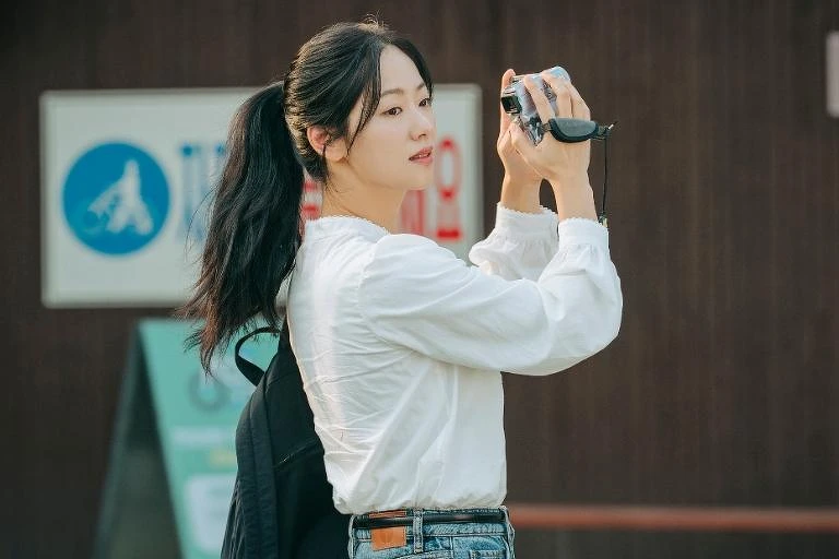 《我們的電影》李多恩經常拿DV 記錄生活 © SBS