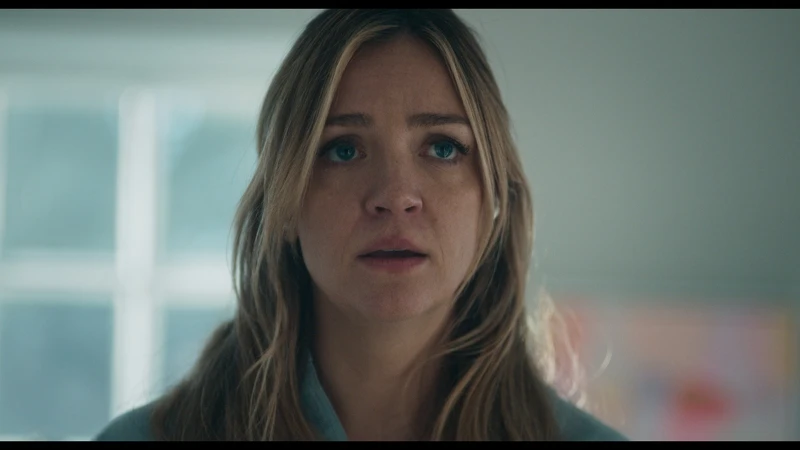 懷孕的娜塔莉則在後台扮演調和與承接壓力的重要角色。 懷孕的娜塔莉則在後台扮演調和與承接壓力的重要角色。