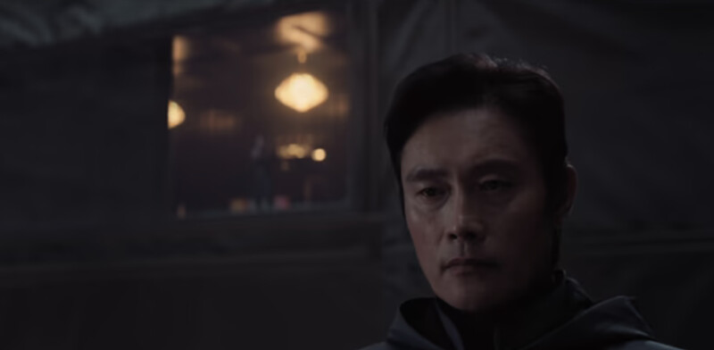 黃俊昊質問黃仁昊為何進行魷魚遊戲,卻未獲得任何回應。 黃俊昊質問黃仁昊為何進行魷魚遊戲,卻未獲得任何回應。