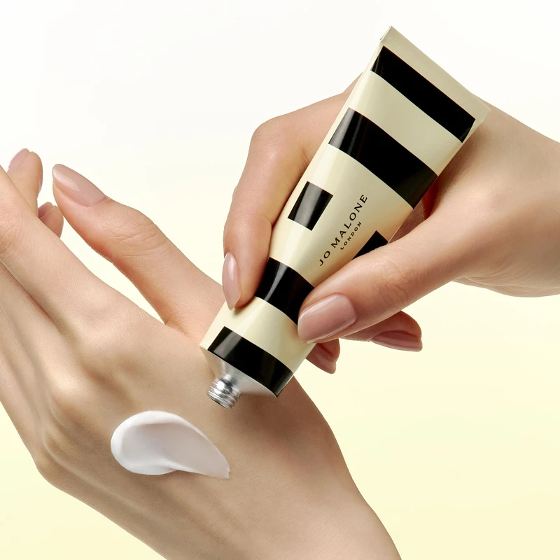 Jo Malone London英國橡樹與榛果護手霜30ml,NT950 Jo Malone London英國橡樹與榛果護手霜30ml,NT950