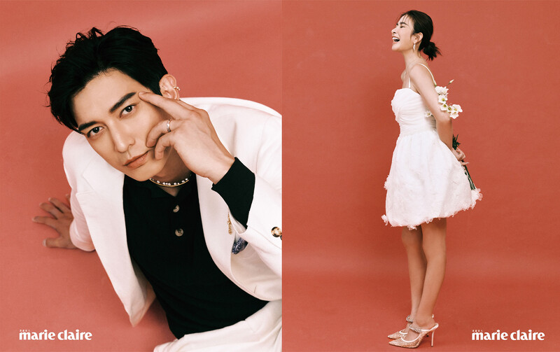 維恩:Vela Twisted 白K金鑽石耳環、Joy 鉑金鑽石項鍊、Vela Halo 鉑金鑲鑽戒指、Love Satin Finish 玫瑰金結婚對戒,all by Hearts On Fire;白色細肩造型洋裝,Self Portrait。家梁:Barre Floating 黃K金鑽石耳骨夾、Barre Floating 黃K金鑽石項鍊、Barre Floating 黃K金鑽石胸針、Love Chevron 鉑金玫瑰金結婚對戒,all by Hearts On Fire;白色西裝外套、深藍色針織 Polo 衫,all by Brunello Cucinelli。 維恩:Vela Twisted 白K金鑽石耳環、Joy 鉑金鑽石項鍊、Vela Halo 鉑金鑲鑽戒指、Love Satin Finish 玫瑰金結婚對戒,all by Hearts On Fire;白色細肩造型洋裝,Self Portrait。家梁:Barre Floating 黃K金鑽石耳骨夾、Barre Floating 黃K金鑽石項鍊、Barre Floating 黃K金鑽石胸針、Love Chevron 鉑金玫瑰金結婚對戒,all by Hearts On Fire;白色西裝外套、深藍色針織 Polo 衫,all by Brunello Cucinelli。