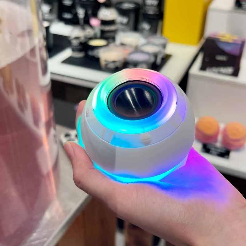 LUSH電子汽泡彈。 LUSH電子汽泡彈。