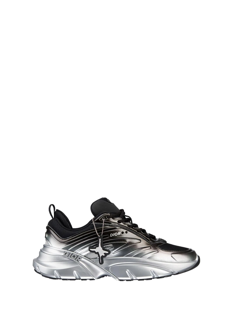 DIOR AND LEWIS HAMILTON B44 BLADE RUNNER 黑色與銀色運動鞋_NTD 49,000
